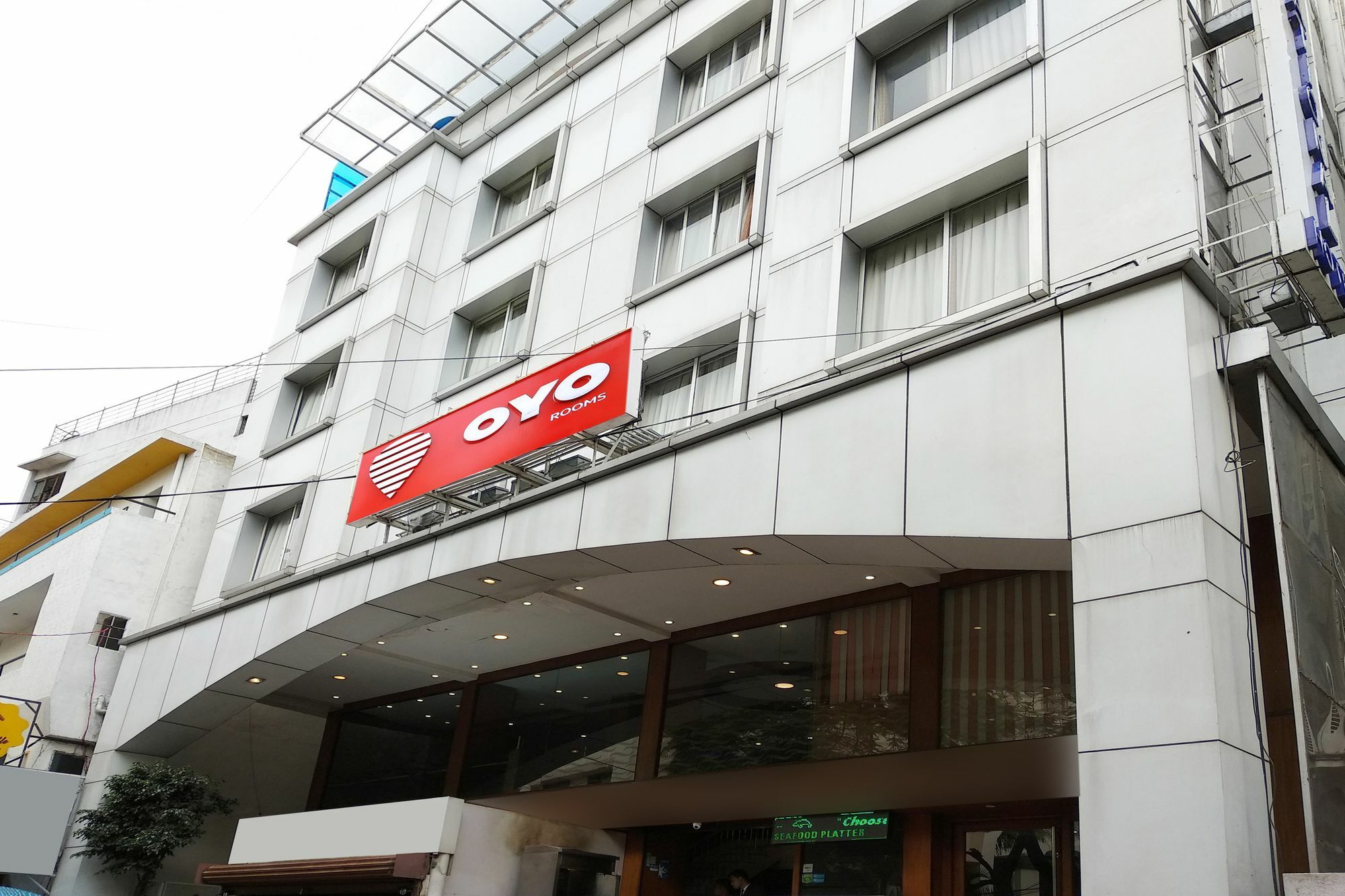 Hotel Oyo 9925 The Ocea International Bangalore Exterior foto